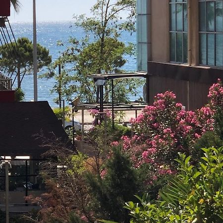 Lungomare Apartment Vlore Exterior photo