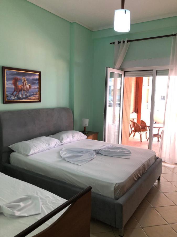Lungomare Apartment Vlore Exterior photo